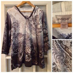 Avenue Women’s Embellished Top w/ Hood 🍁